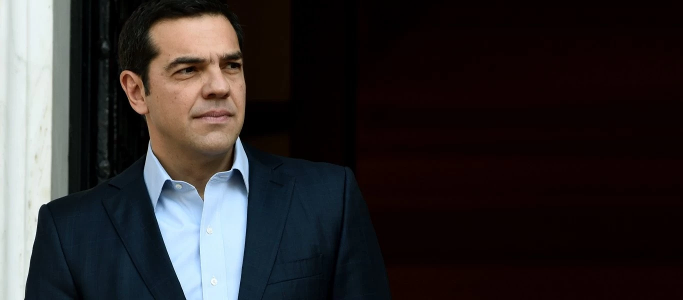 «Στόλισαν» τον Α.Τσίπρα κατά της διάρκεια πτήσης: «Είσαι προδότης έπρεπε να είσαι φυλακή» (βίντεο)